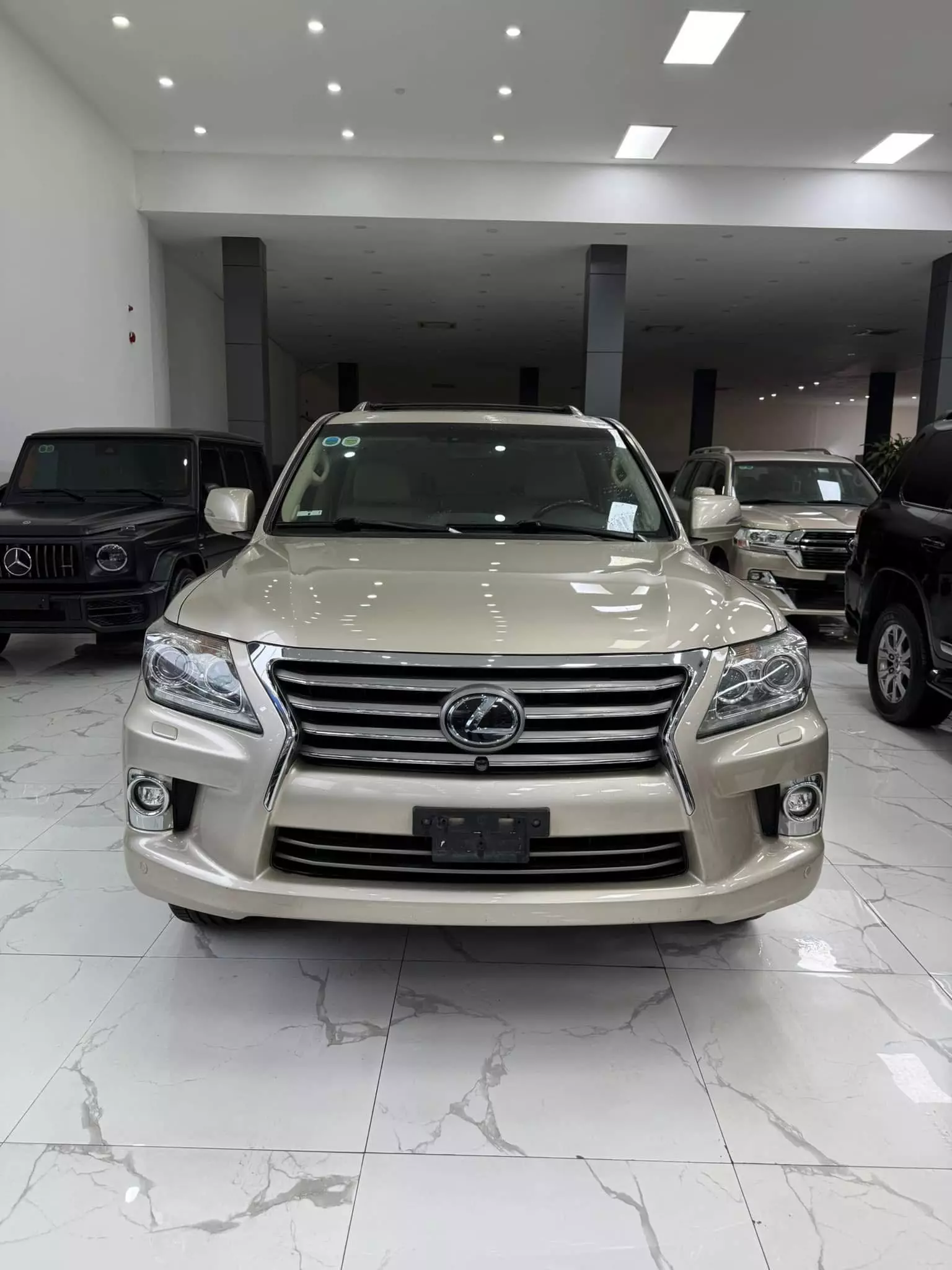 Bán Lexus LX570 nhập Mỹ, sản xuất 2014, xe chạy ít cực mới.-0