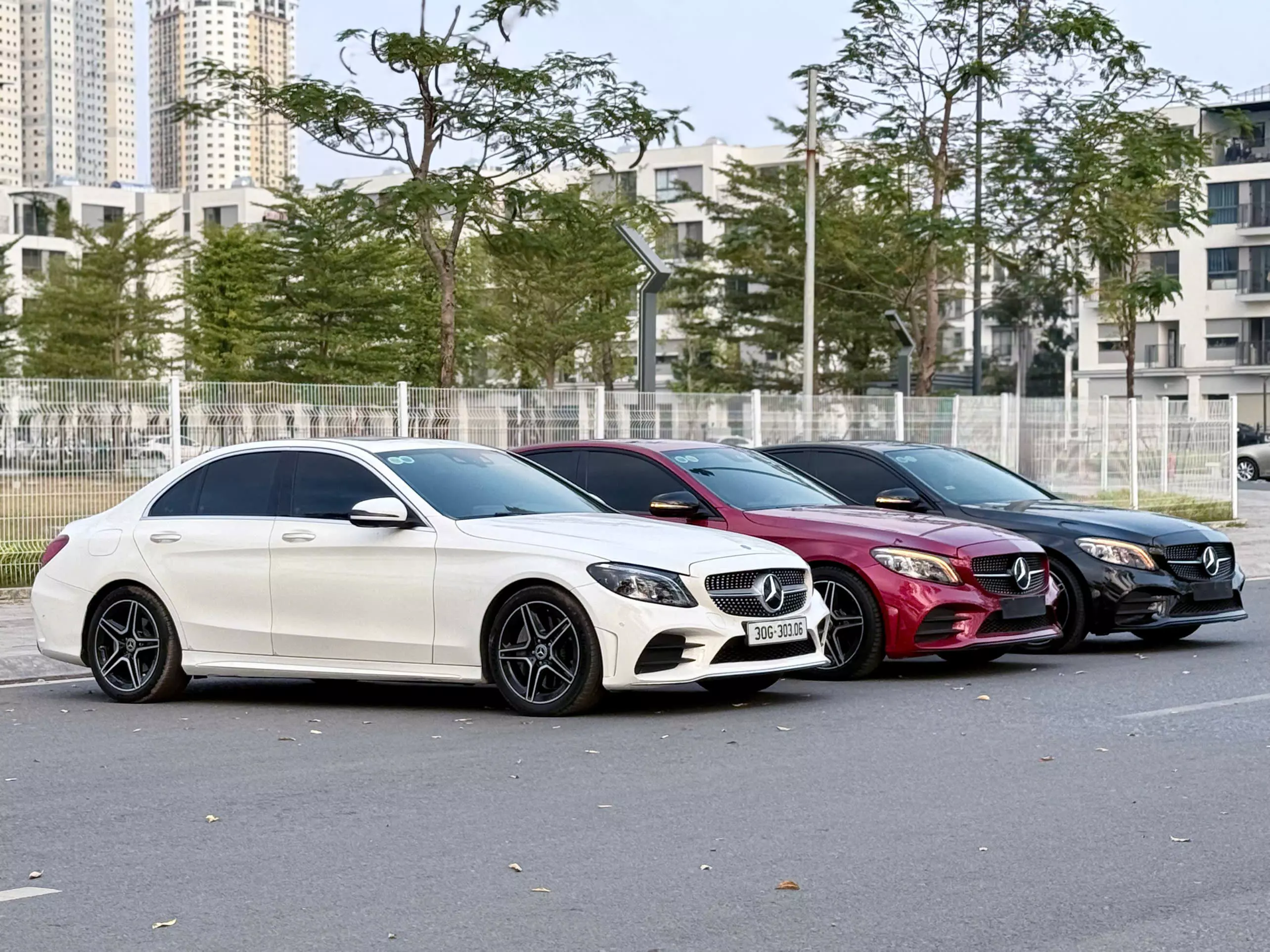 SẴN BA BÉ HẠT TIÊU MERCEDES CHỜ KHÁCH -3