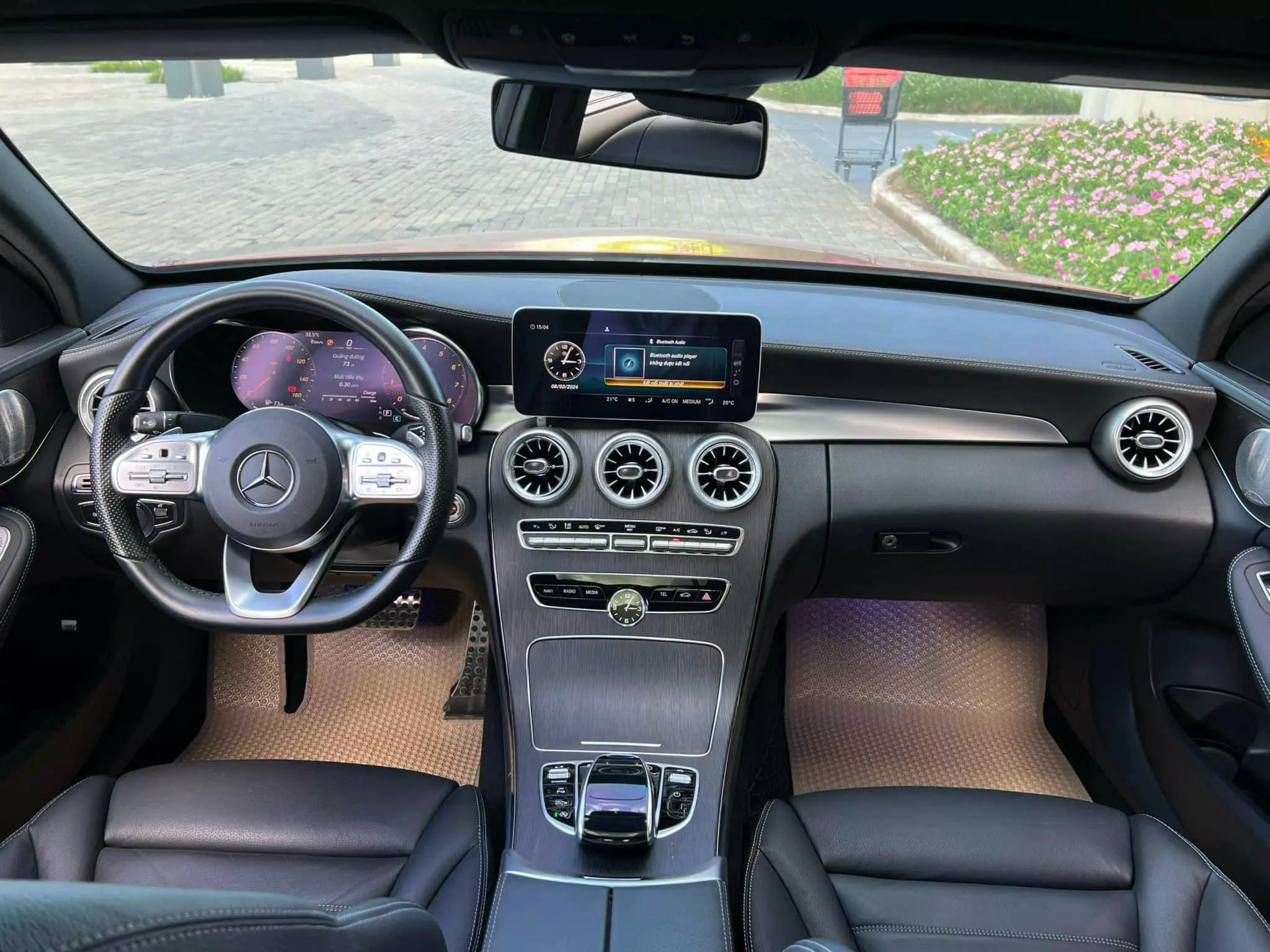 SẴN BA BÉ HẠT TIÊU MERCEDES CHỜ KHÁCH -4