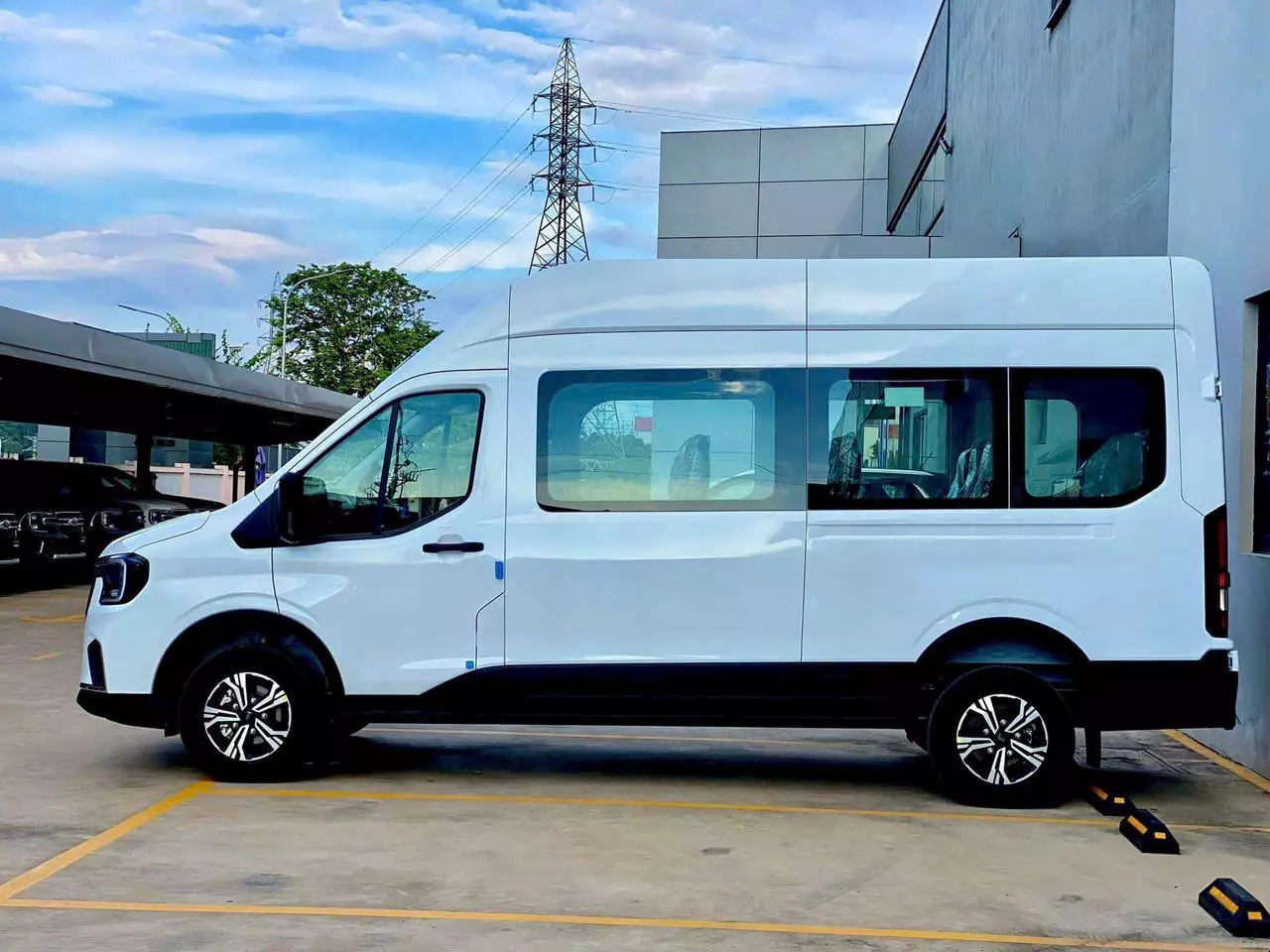 Giải pháp kinh tế hàng đầu cho nhà đầu tư - Ford Transit.-4