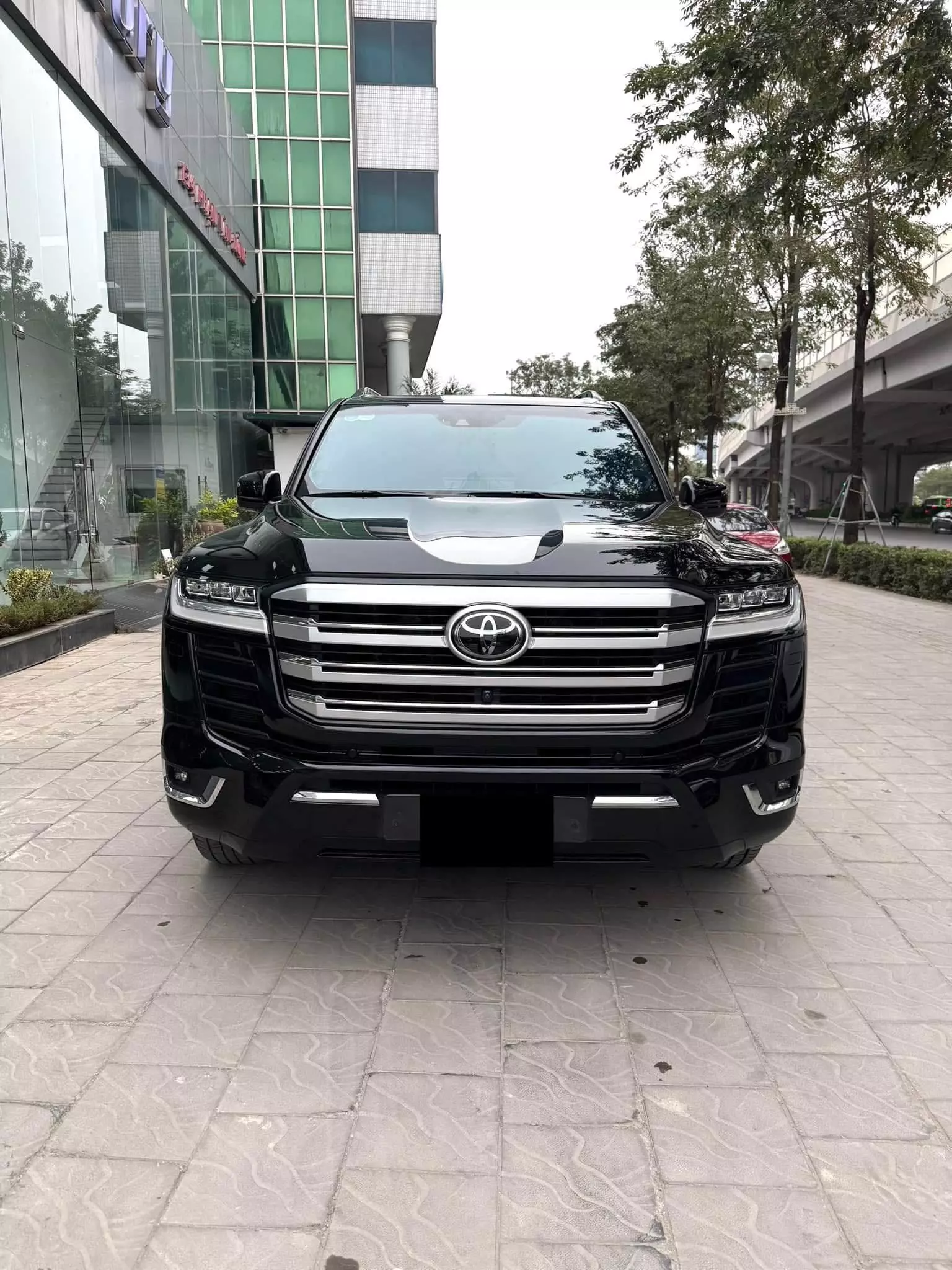 Bán Toyota Land Cruiser LC300 VXR nhập Trung Đông, Model 2022-0