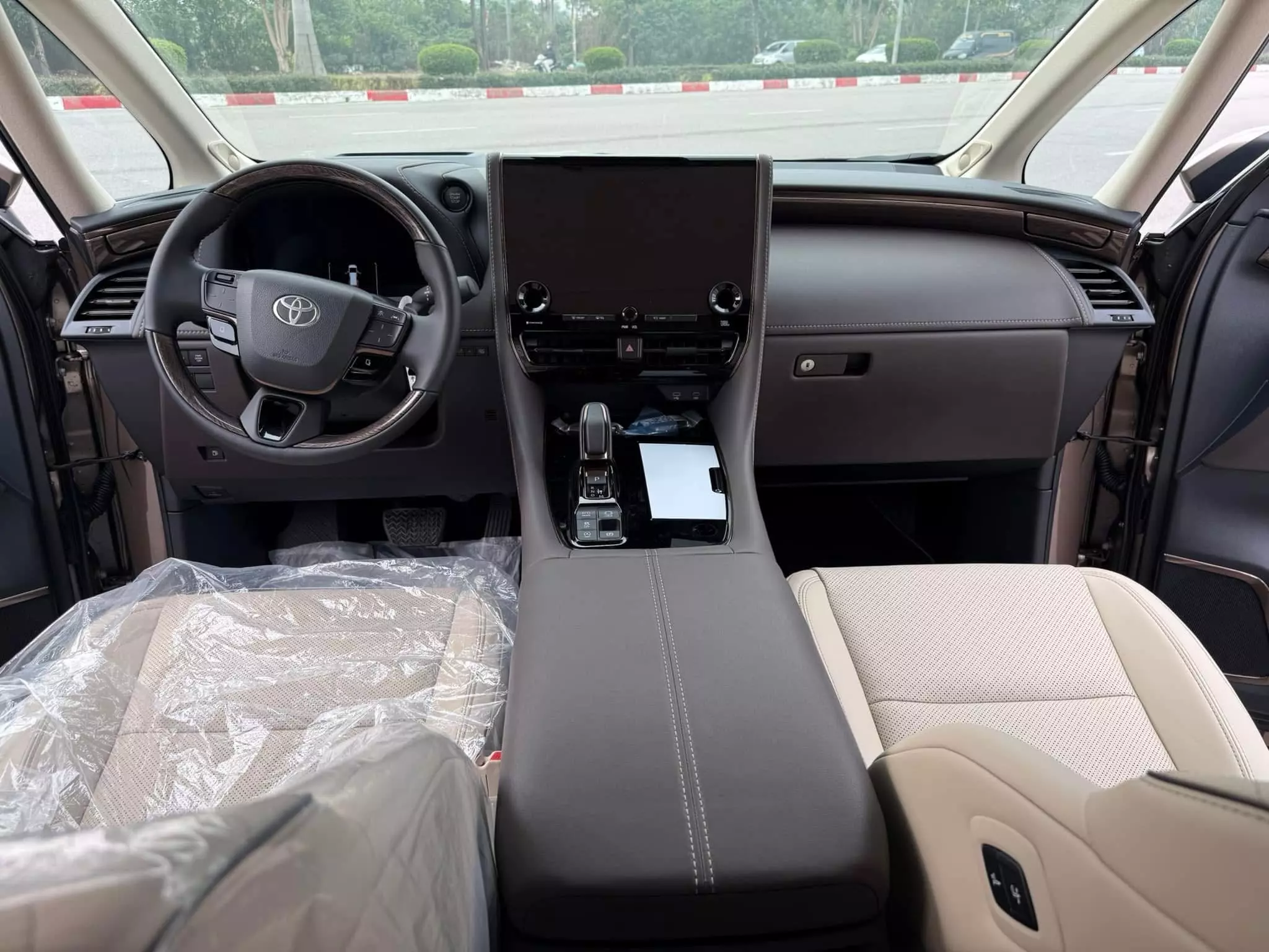 Bán Toyota Alphard 2.4 AT sản xuất 2024, mới 100%, xe giao ngay.-8