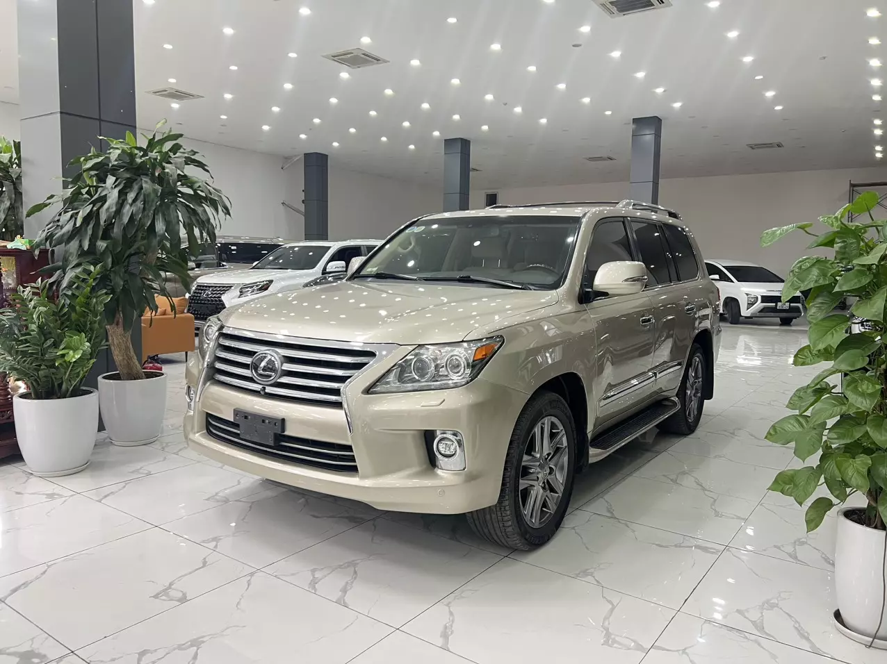 Lexus LX570 bản Xuất Mỹ sản xuất năm 2014 đẹp xuất sắc hàng hiếm gặp.-0