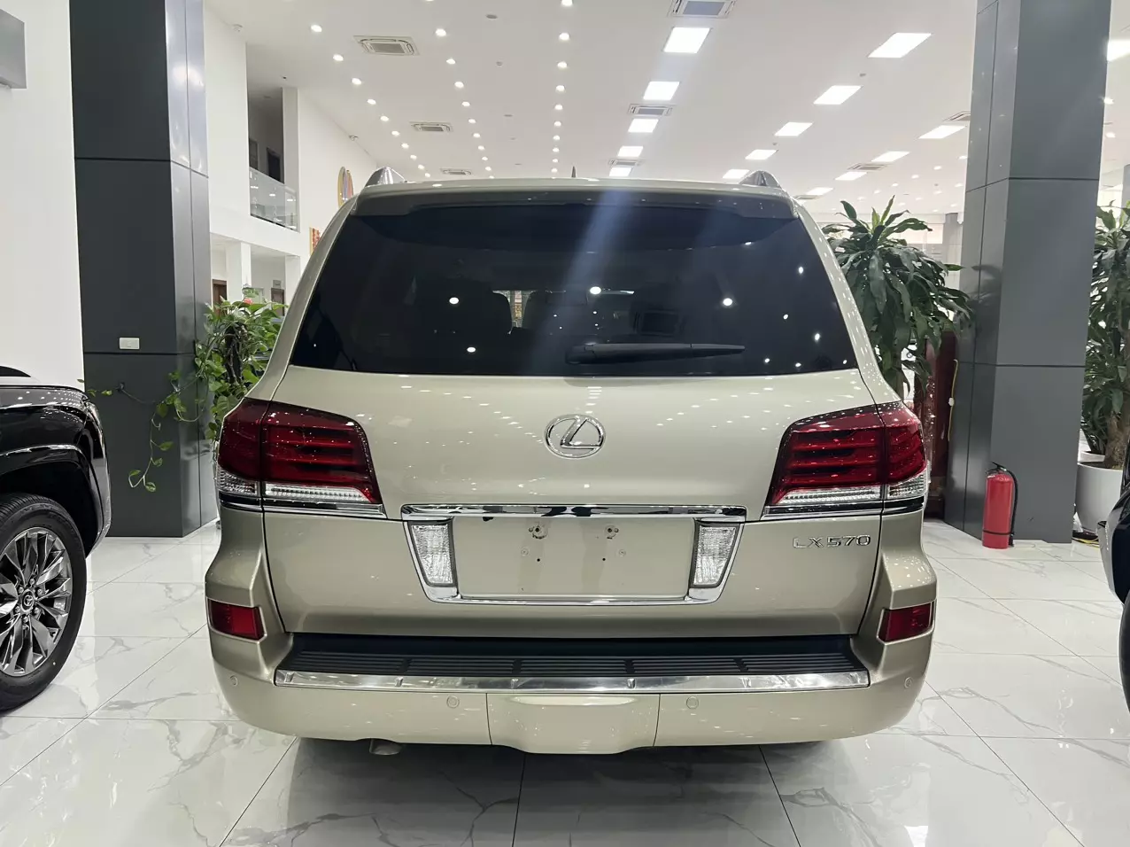 Lexus LX570 bản Xuất Mỹ sản xuất năm 2014 đẹp xuất sắc hàng hiếm gặp.-2