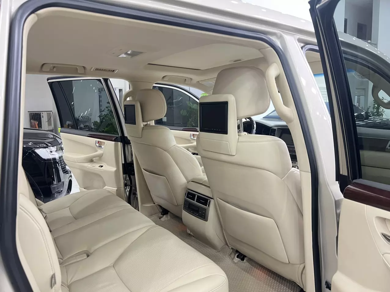 Lexus LX570 bản Xuất Mỹ sản xuất năm 2014 đẹp xuất sắc hàng hiếm gặp.-6