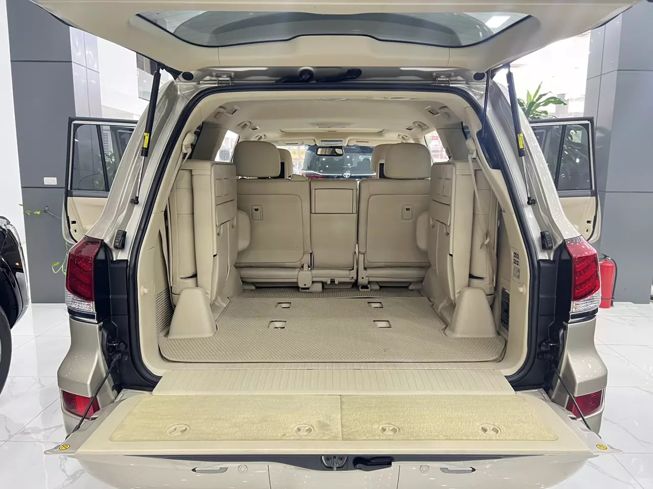 Lexus LX570 bản Xuất Mỹ sản xuất năm 2014 đẹp xuất sắc hàng hiếm gặp.-9