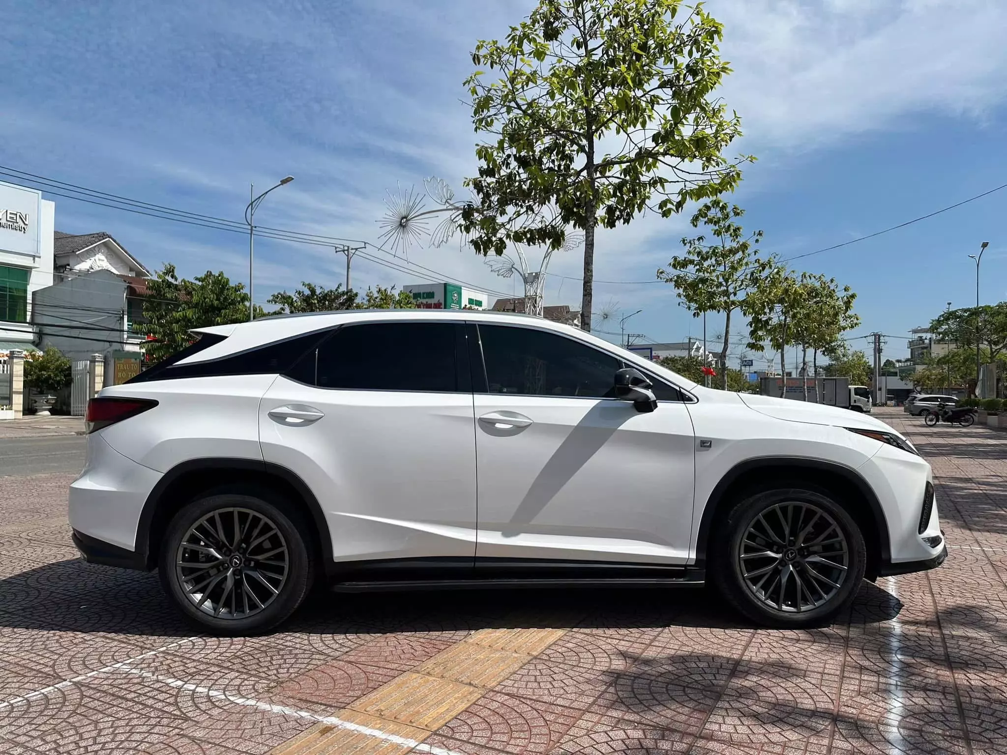 Lexus RX300 Fsport sản xuất 2021, lăn bánh hơn 2 vạn Km, tên công ty.-2