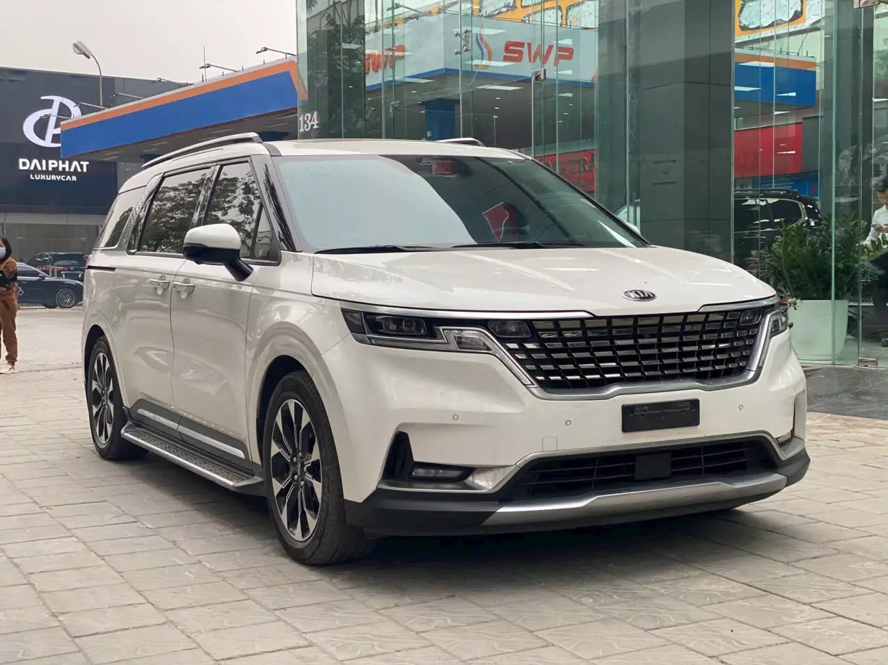 E bán chiếc xe siêu đẹp KIA CARNIVAL Signature 3.5 máy xăng năm 2021-1