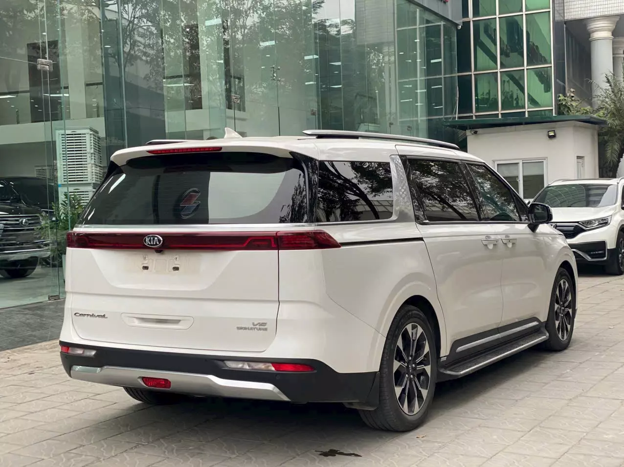 E bán chiếc xe siêu đẹp KIA CARNIVAL Signature 3.5 máy xăng năm 2021-6