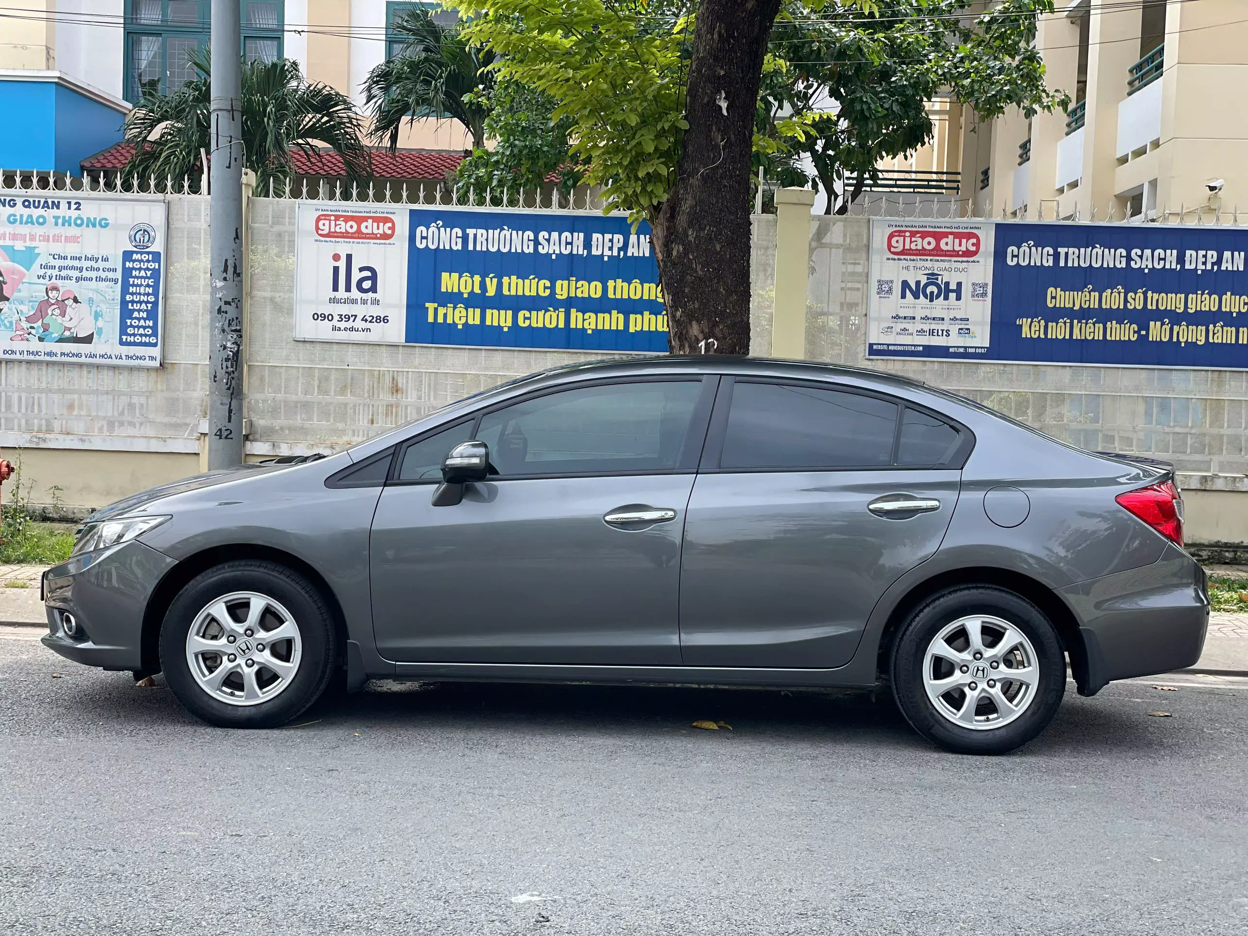 Honda Civic model 2013 , 1.8AT màu xám -6