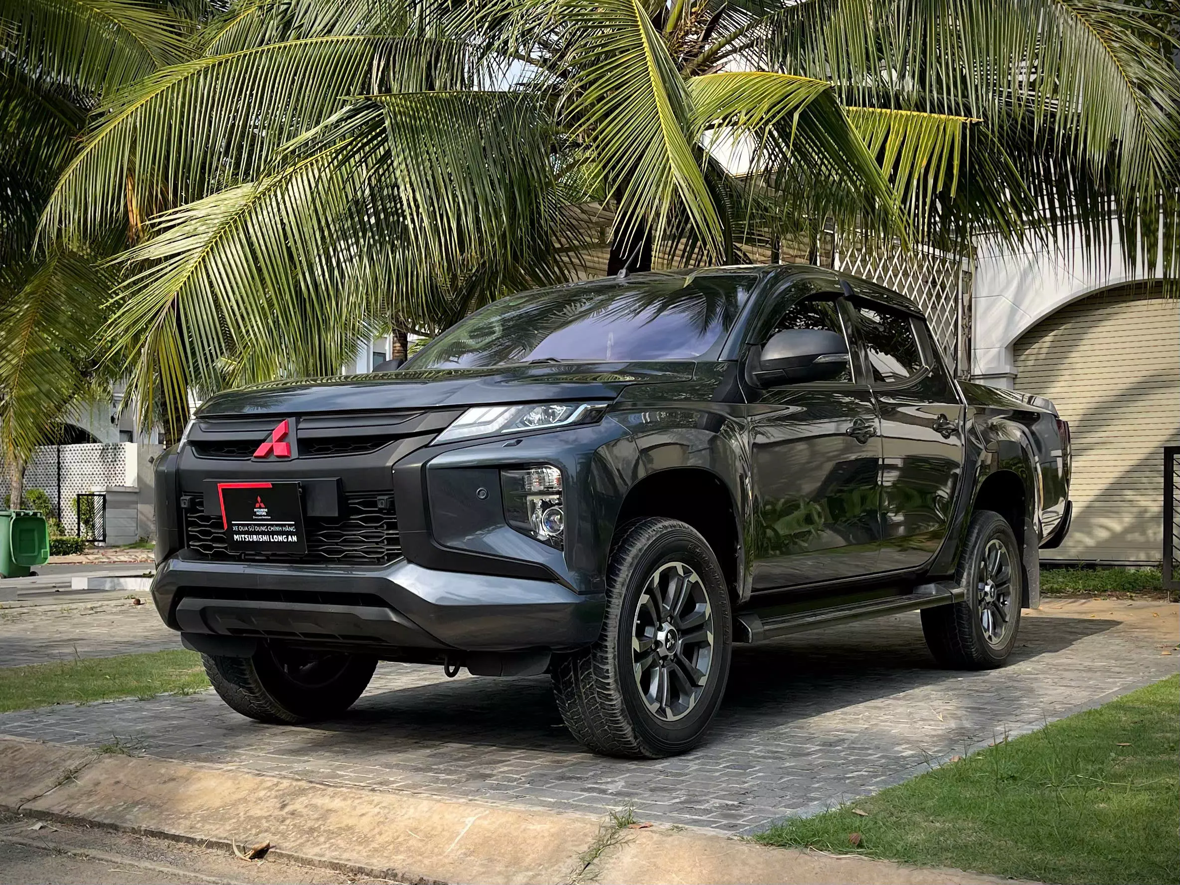 BÁN XE  MITSUBISHI TRITON PREMIUM 4X4 2 CẦU SẢN XUẤT NĂM 2020-0