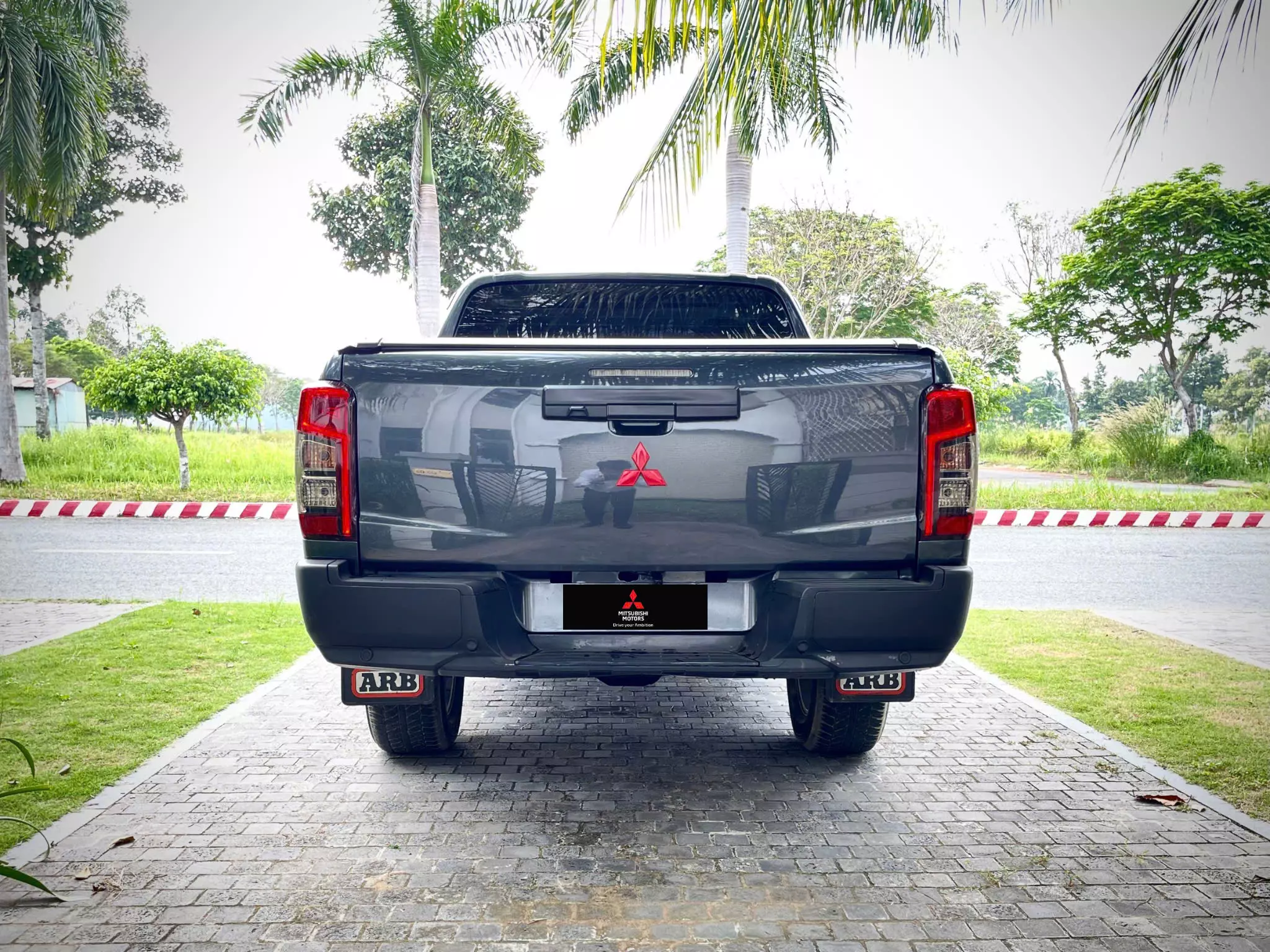 BÁN XE  MITSUBISHI TRITON PREMIUM 4X4 2 CẦU SẢN XUẤT NĂM 2020-7