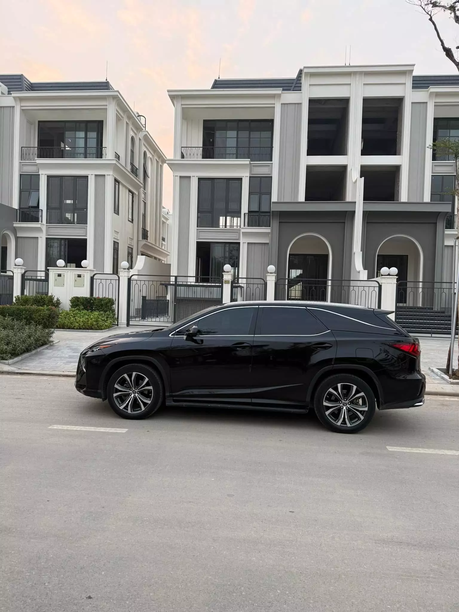 Bán Lexus RX350L 07 chỗ, model và đăng ký 2019, 1 chủ từ mới.-5