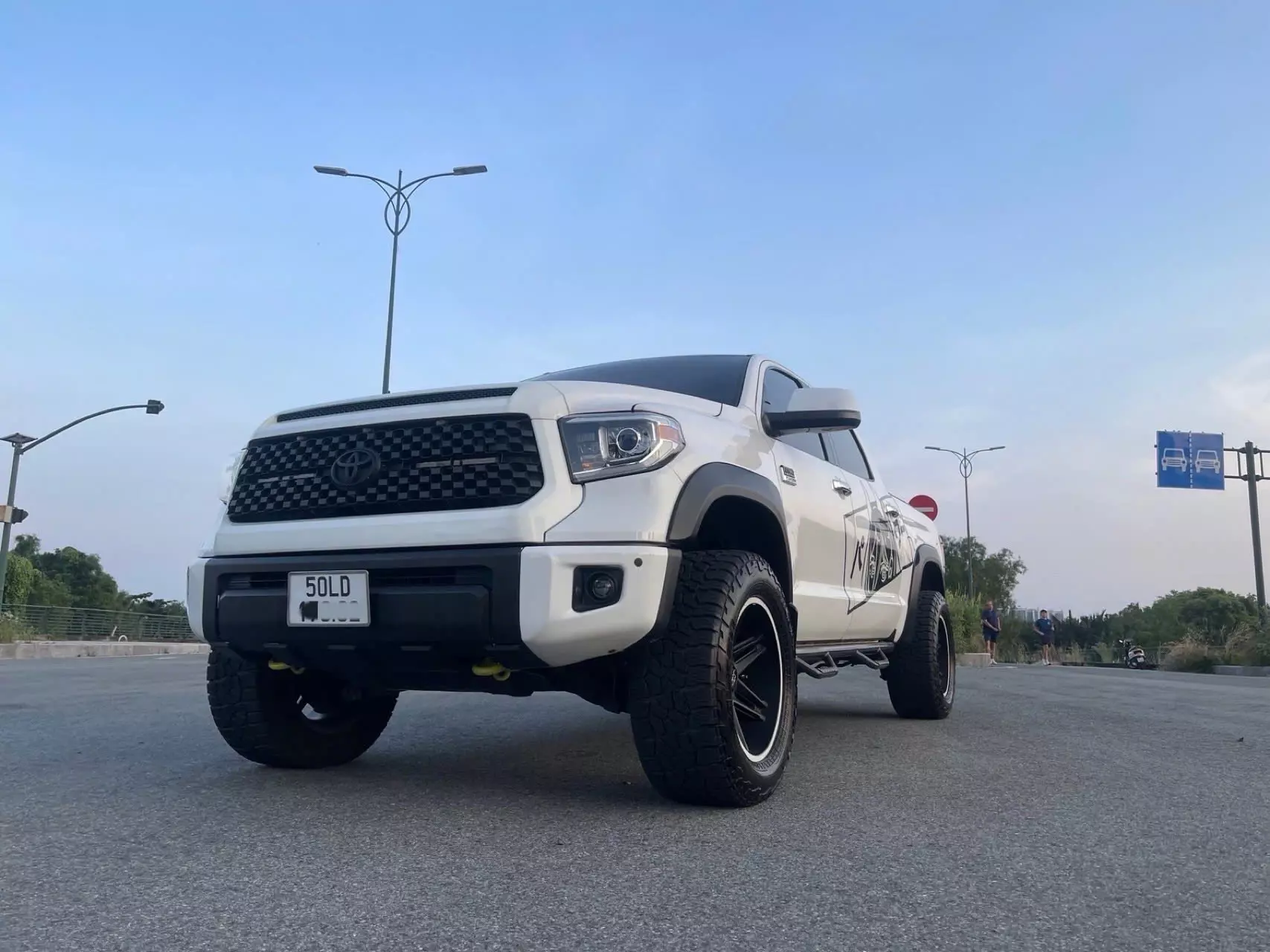 CHÍNH CHỦ CẦN BÁN XE TOYOTA TUNDRA 1794 Edition, Model 2015 vin 2024-1