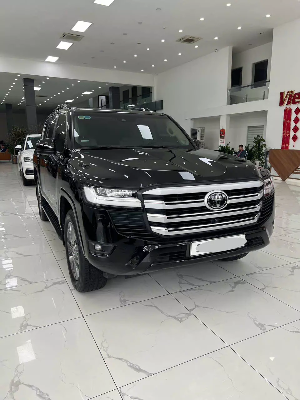 Cần bán Toyota Land Cruiser LC300 màu Đen nội thất Kem xe sản xuất năm 2022 đăng ký cá nhân-0