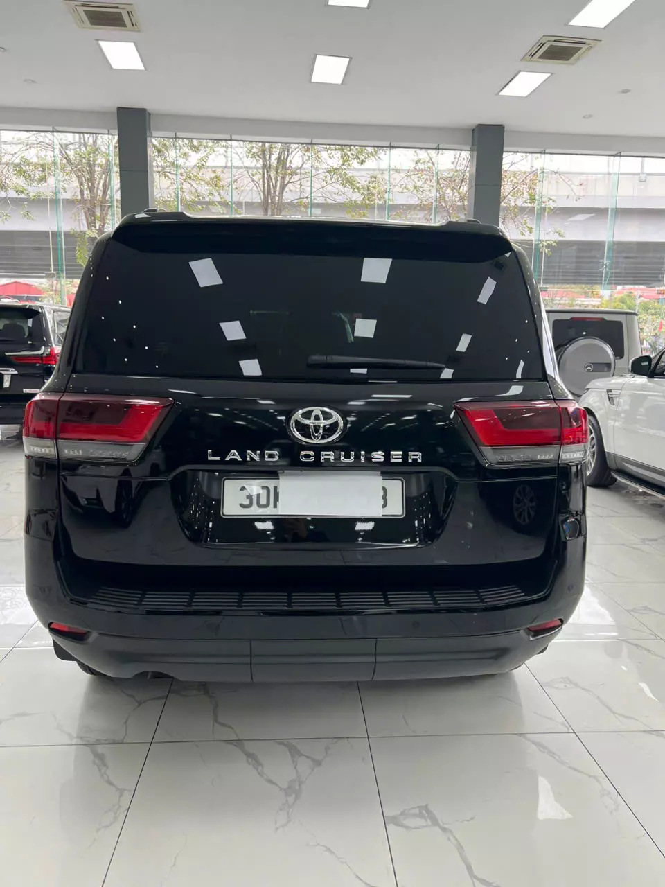 Cần bán Toyota Land Cruiser LC300 màu Đen nội thất Kem xe sản xuất năm 2022 đăng ký cá nhân-5