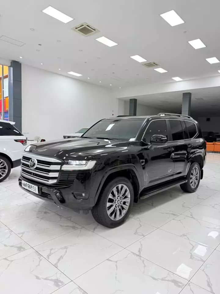 Toyota Land Cruiser LC300 sản xuất 2022, 1 chủ Hà Nội.-2