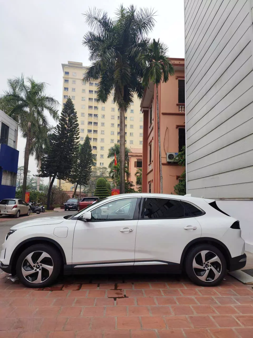 VINFAST VF8 - SỞ HỮU NGAY ĐỂ TẬN HƯỞNG ƯU ĐÃI THUẾ KHỦNG!-2