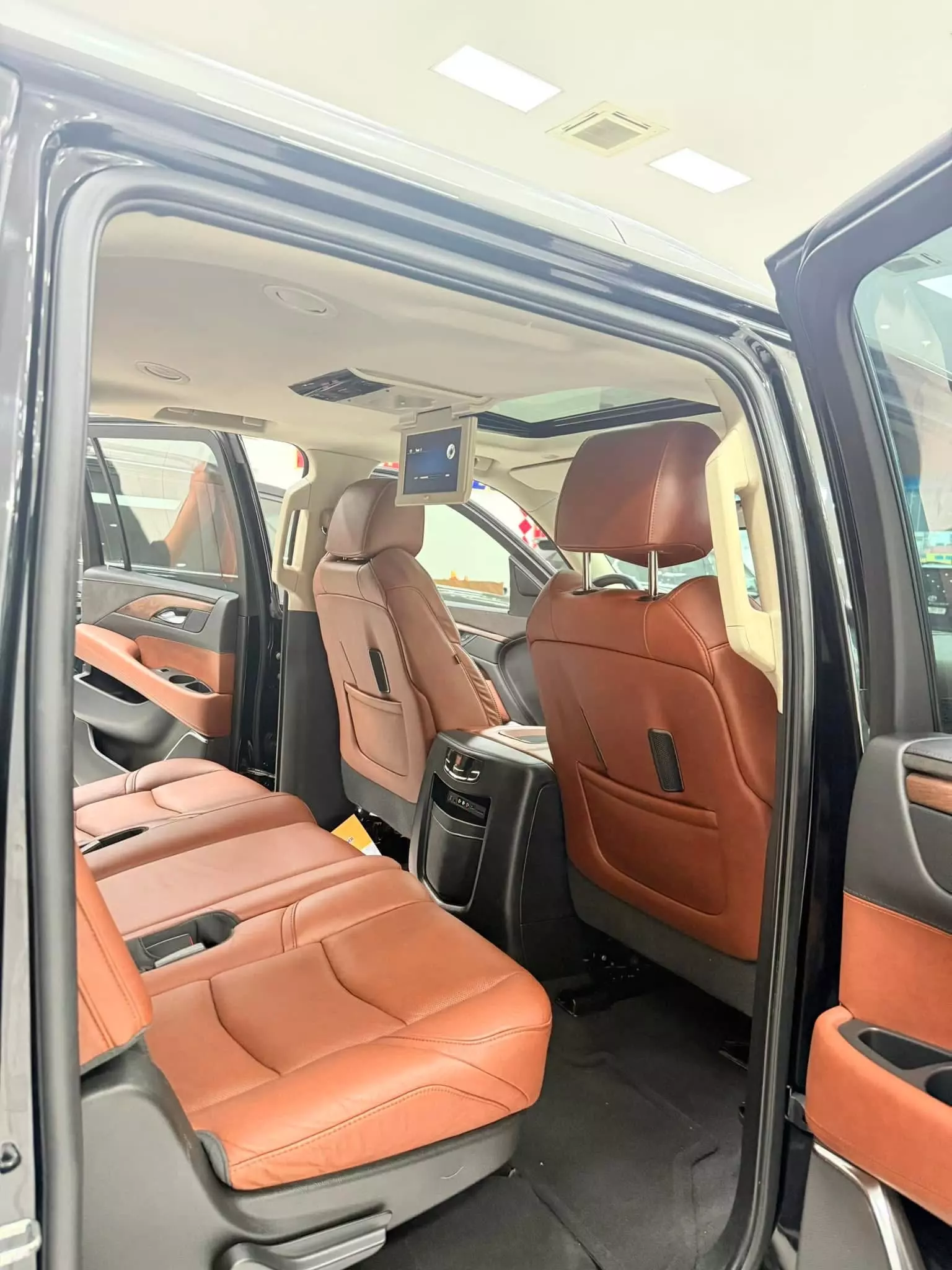 Bán Cadillac Escalade ESV Platinum 6.2, sản xuất 2016.-10