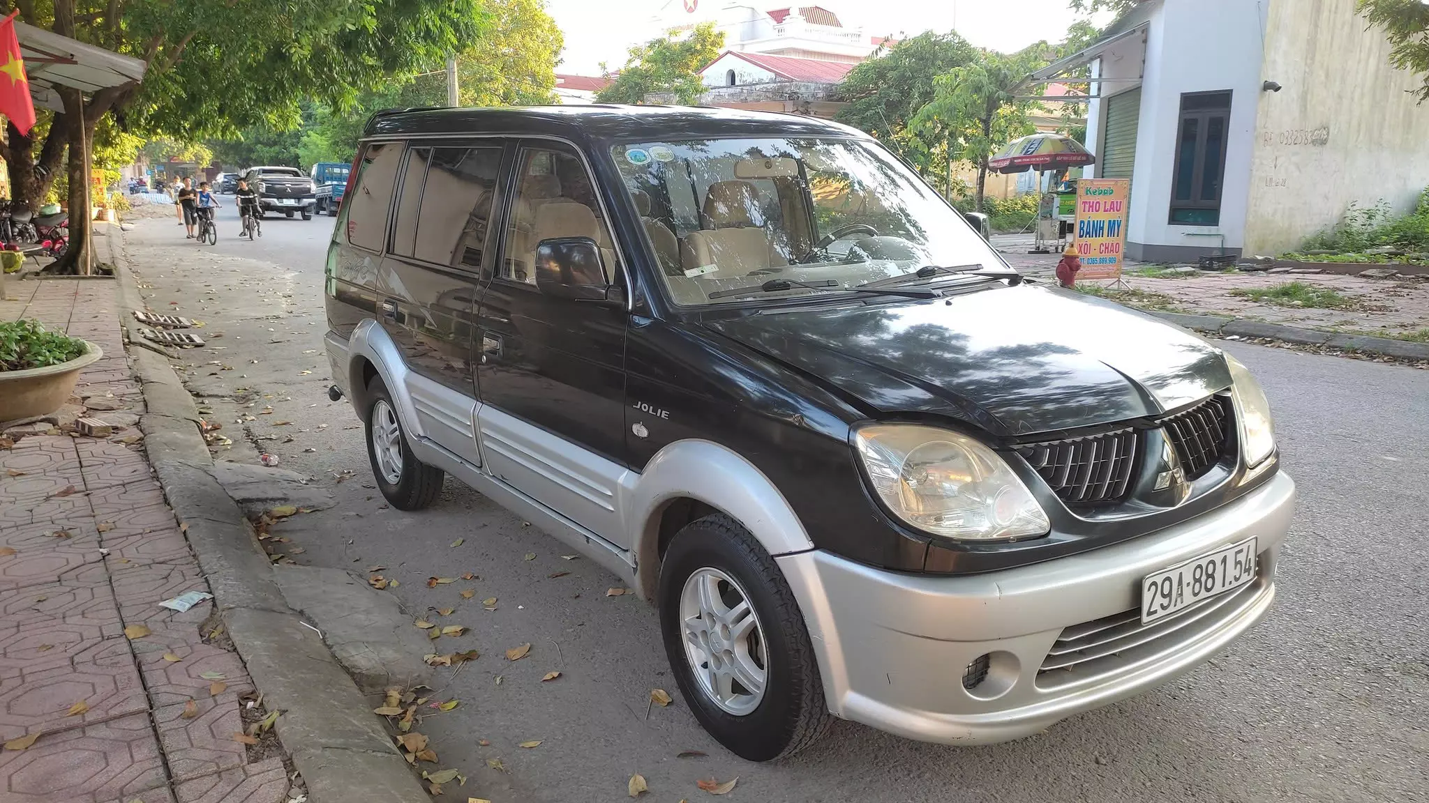 Chào các bác! Em cần bán chiếc Mitsubishi Jolie 12/2004 phun xăng điện tử, giá 89 triệu. Xe nhà đi kỹ, Chăm sóc cẩn thận-2