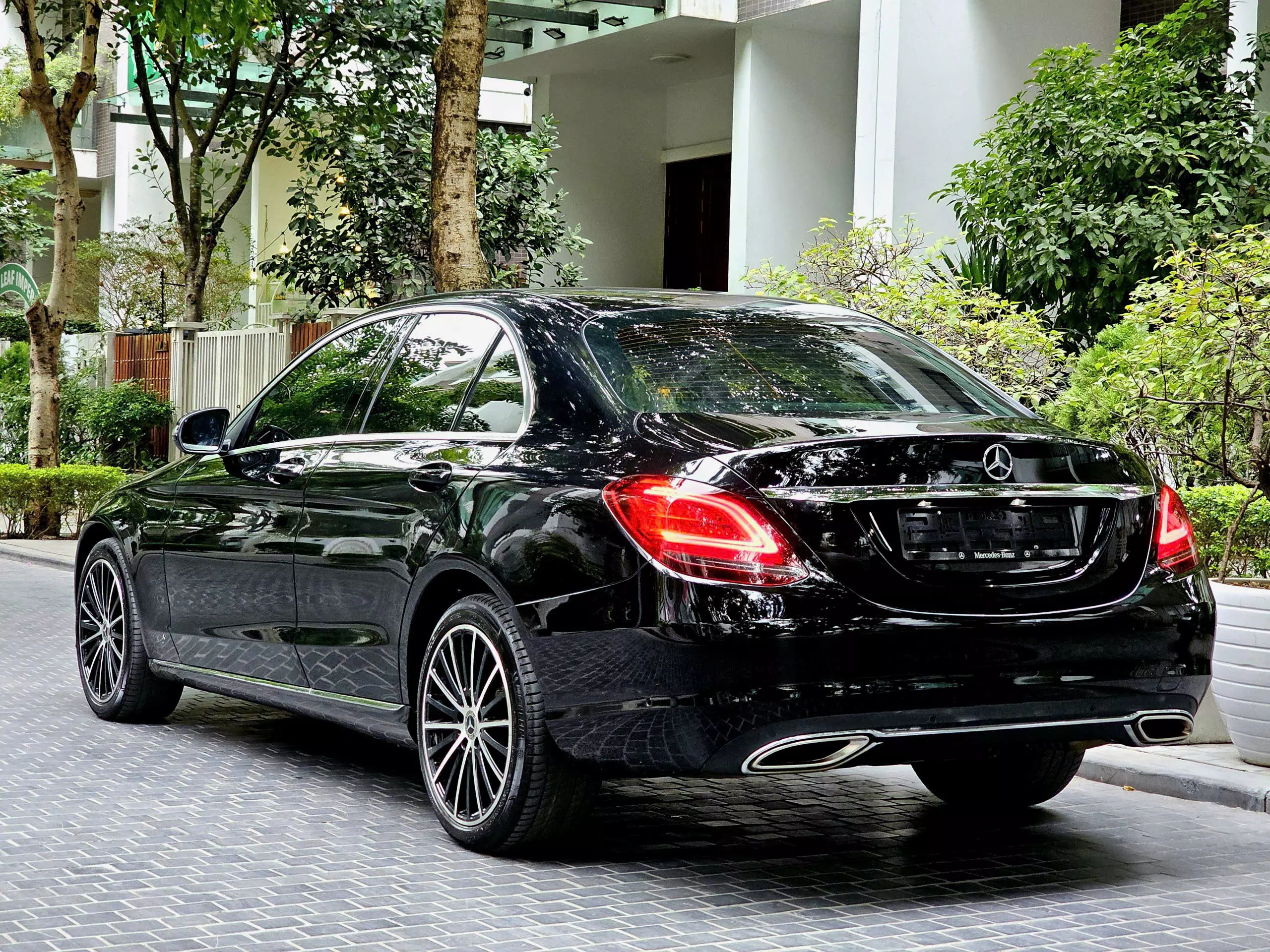 Cần bán gấp Mercedes 2018, màu đen-10