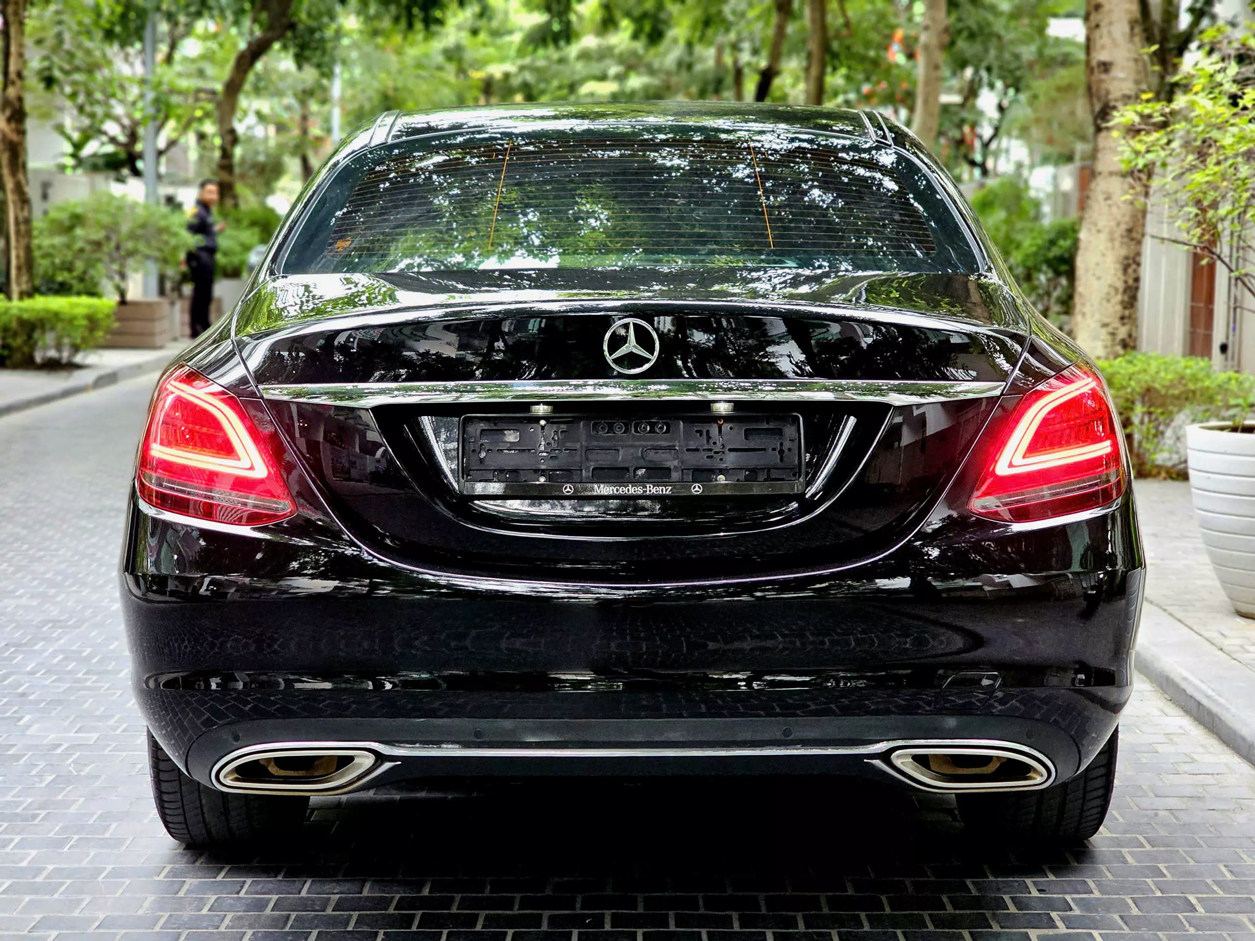 Cần bán gấp Mercedes 2018, màu đen-11