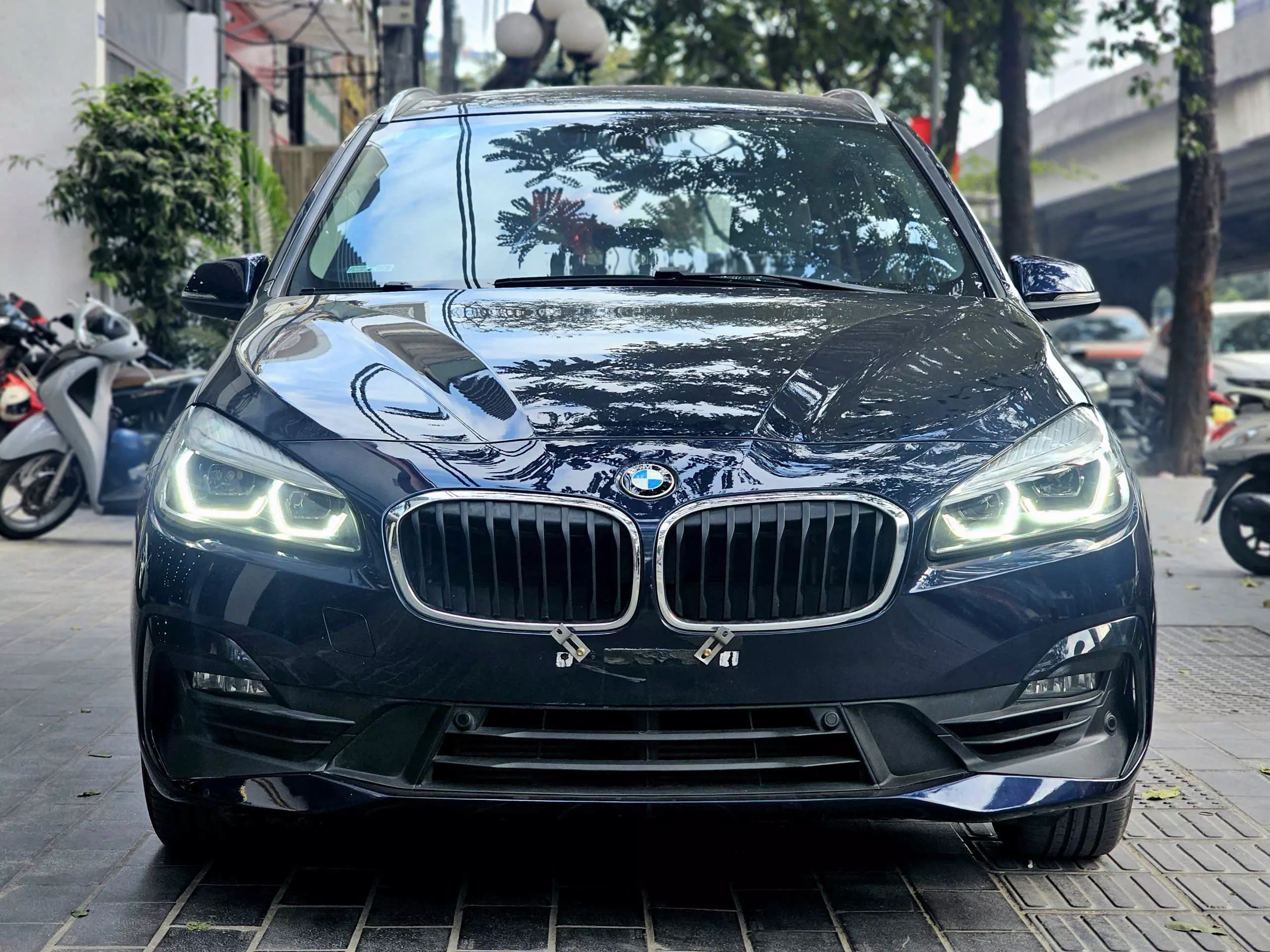 Bán xe BMW 218i Grand Tourer 2018, màu xanh lam-0