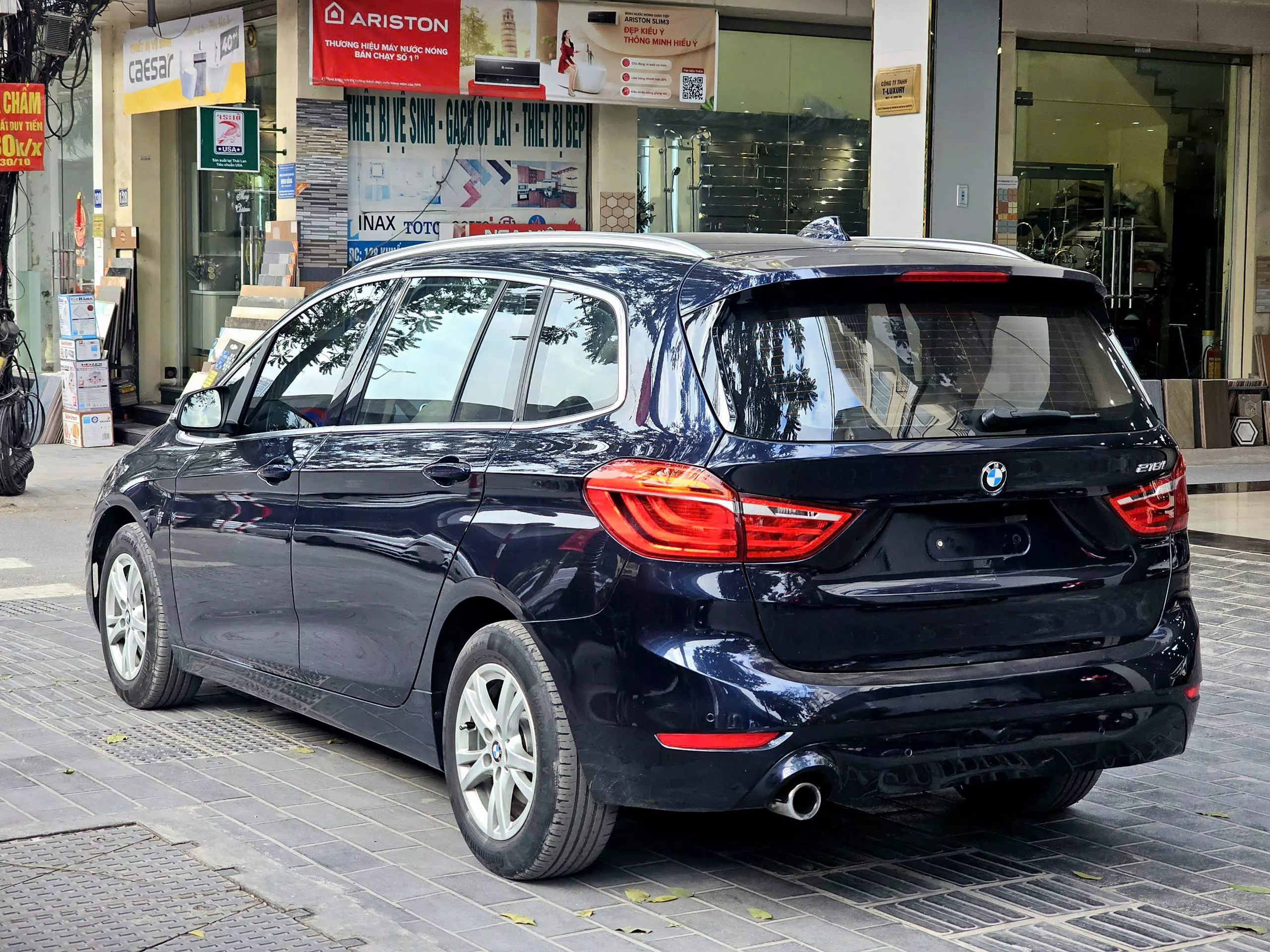 Bán xe BMW 218i Grand Tourer 2018, màu xanh lam-1