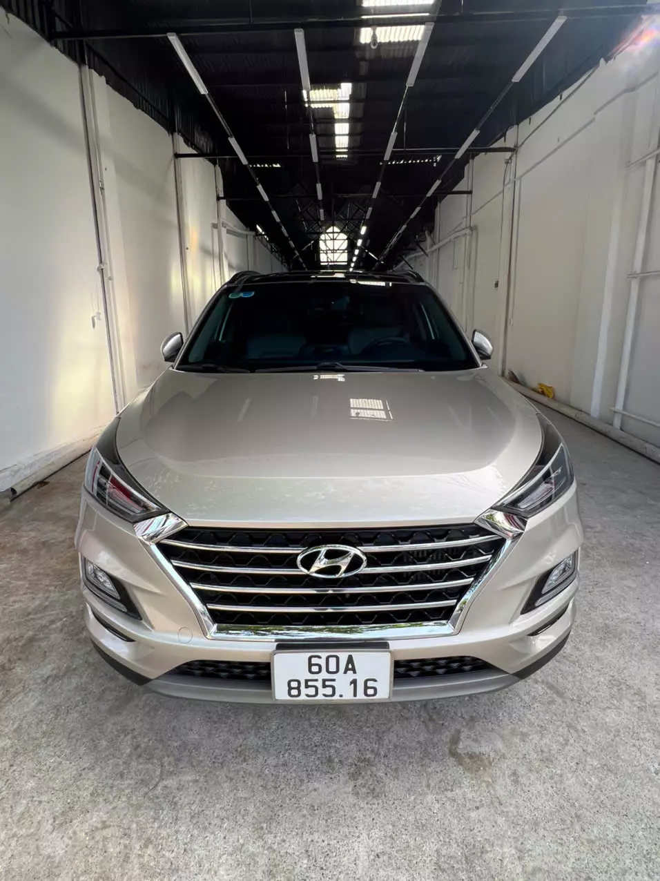Hyundai Tucson 1.6 Turbo 2020, Giá bán: 696 triệu (có bớt Lộc), Ghi Vàng, nội thất Kem.-0