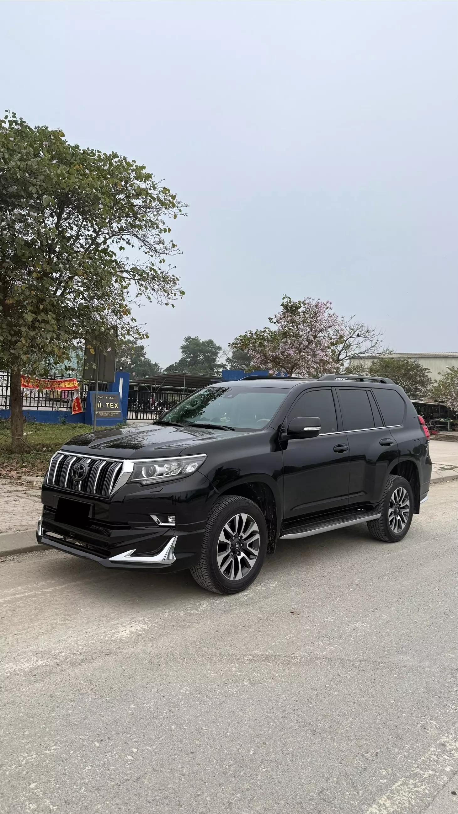 Bán Toyota Prado VX model 2022, sơn zin 99,99%.-1