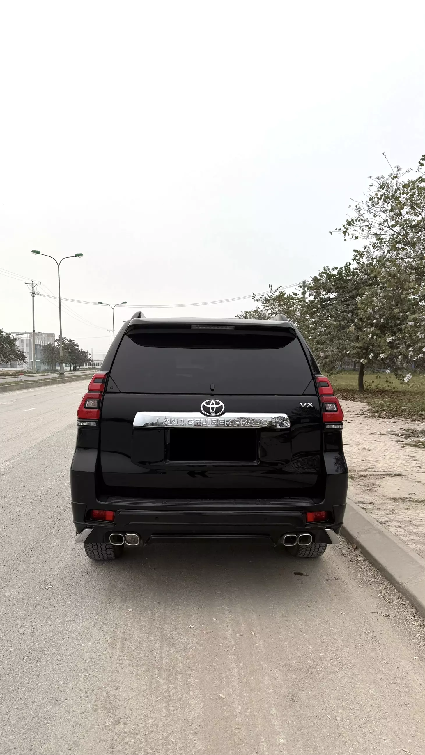 Bán Toyota Prado VX model 2022, sơn zin 99,99%.-4