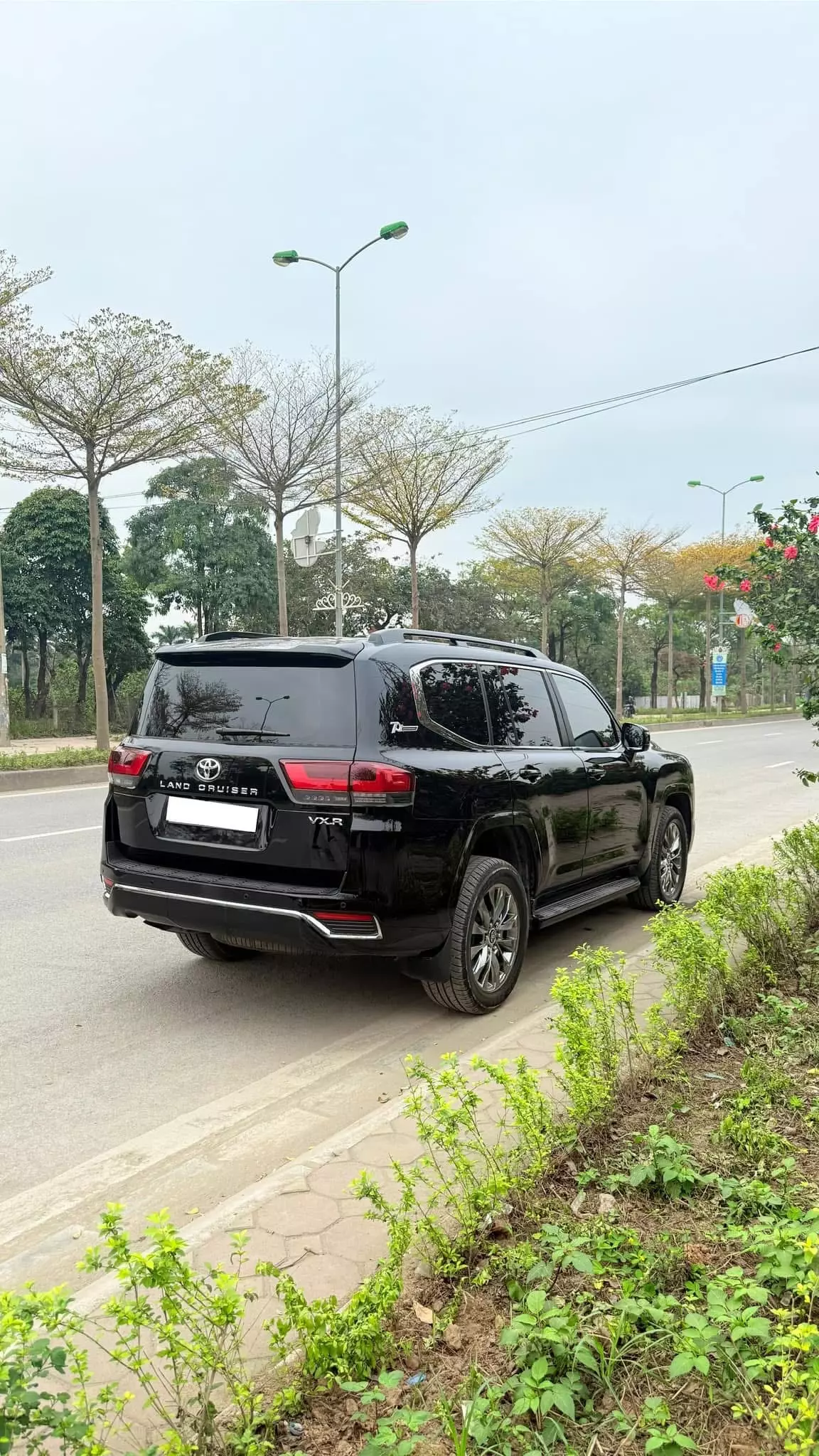 Bán Land Cruiser LC300, sản xuất 2021.-5