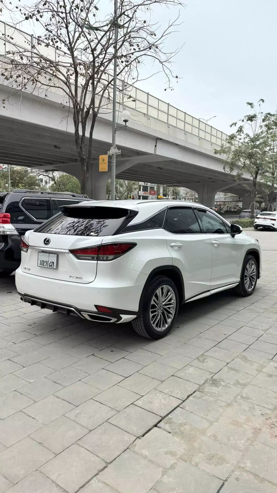 Bán Lexus RX300 sản xuất 2021, xe đi 2 vạn km cực mới.-2