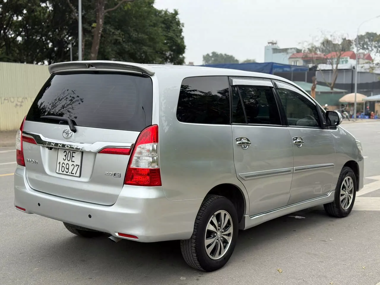 Toyota Innova 2.0E sx 2016, Odo 14v km zin-6