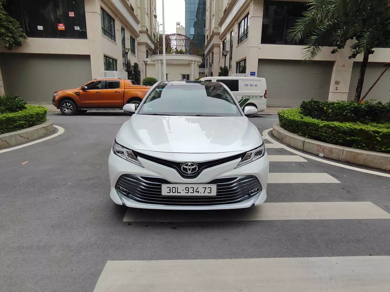 Toyota Camry 2020 2.0G,nhập khẩu chính chủ như mới-1