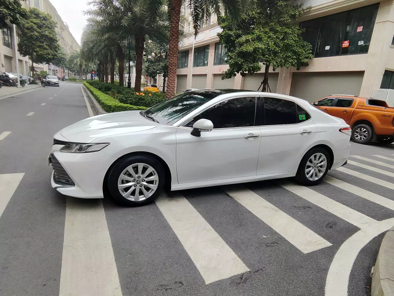 Toyota Camry 2020 2.0G,nhập khẩu chính chủ như mới-2