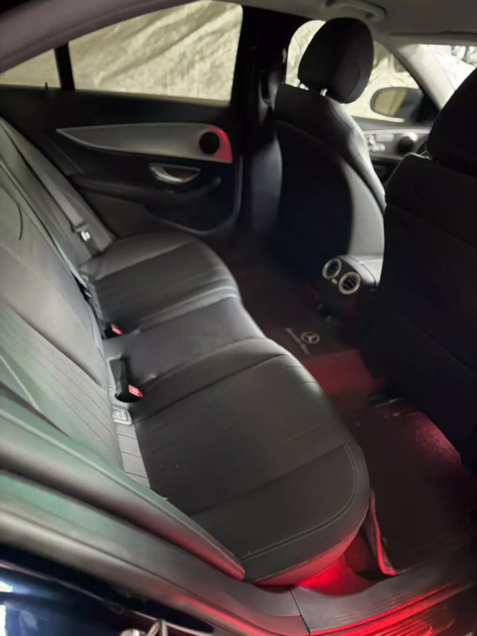 Mercedes Benz E Class 2020 E180 - 22000 km- 1, 3 tỷ-4