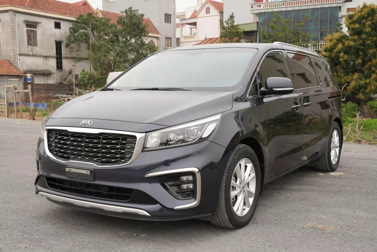 Kia Sedona Xăng Premium-5