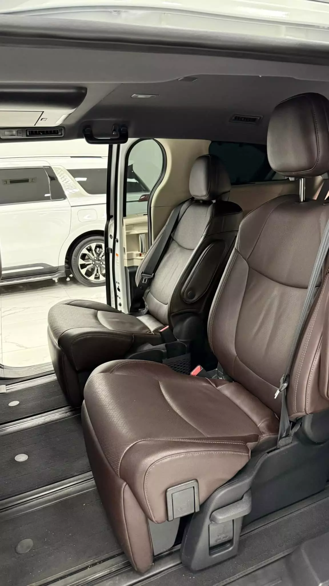 Bán Toyota Sienna Platinum 2.5AT nhập Mỹ, sản xuất 2020.-8
