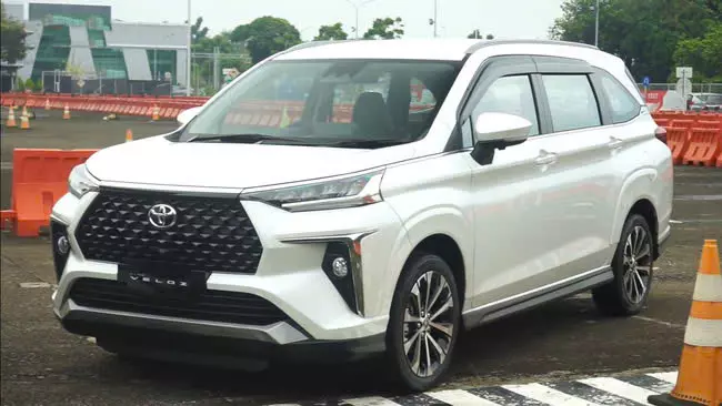 CẦN BÁN XE TOYOTA VELOZ 2025 -1