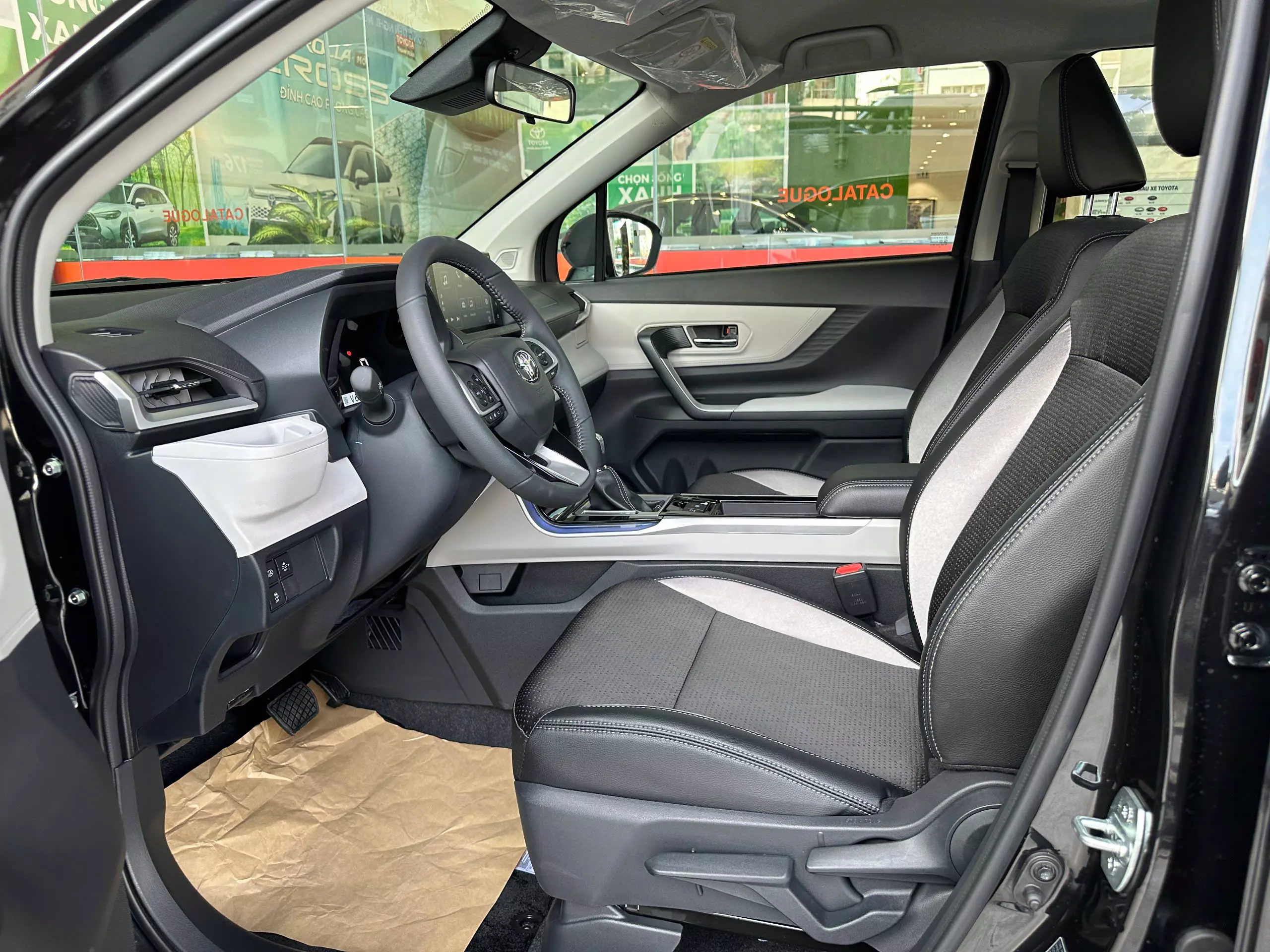 CẦN BÁN XE TOYOTA VELOZ 2025 -3