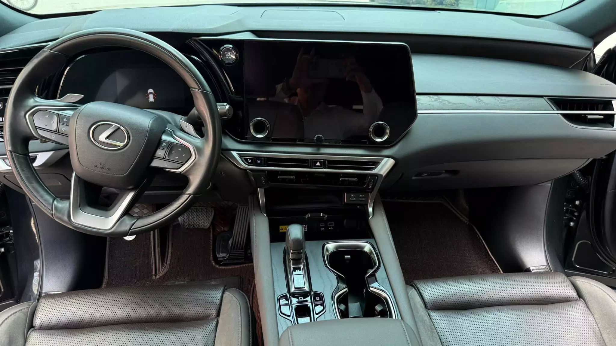 Bán Lexus RX350 Luxury xuất 2023 siêu lướt.-9