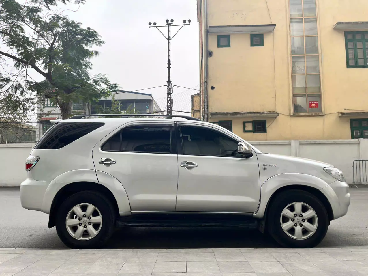 Toyota Fortuner 2010 2.7V 4x4 AT - 170000 km- 295 triệu-0