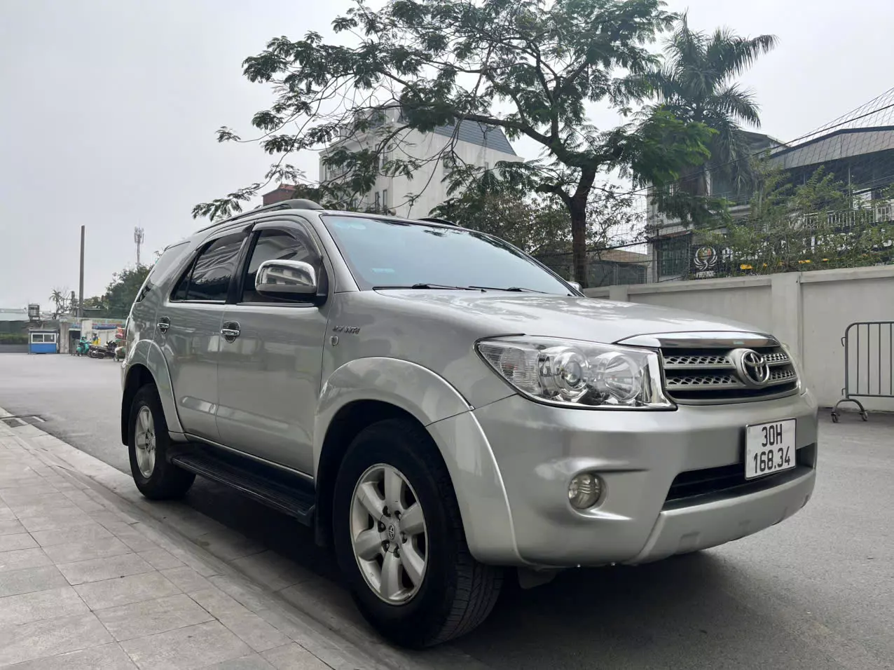 Toyota Fortuner 2010 2.7V 4x4 AT - 170000 km- 295 triệu-4