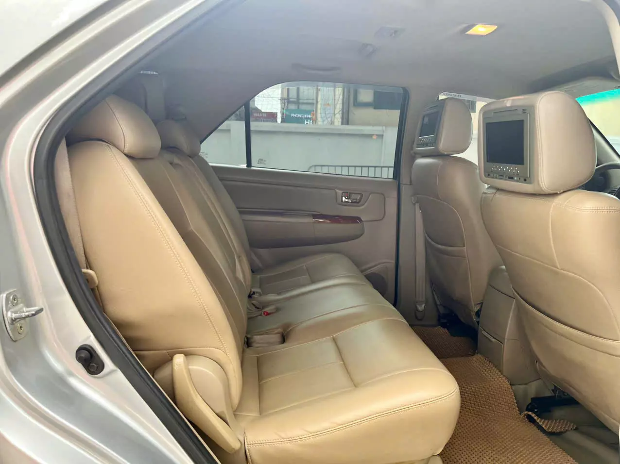 Toyota Fortuner 2010 2.7V 4x4 AT - 170000 km- 295 triệu-8