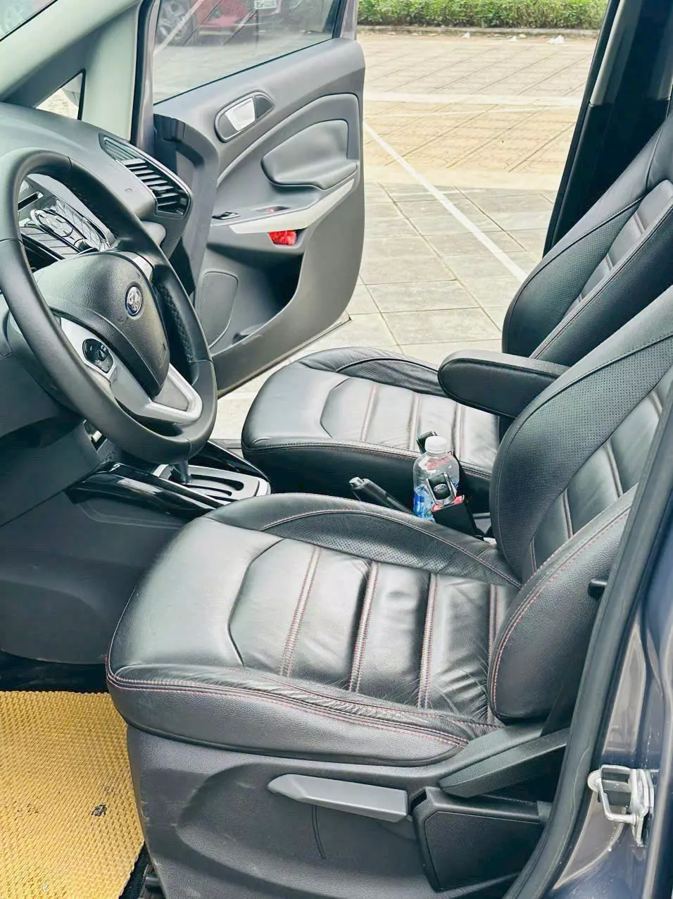 Chính chủ bán xe Ford ecosboot 2017 Titanium-3