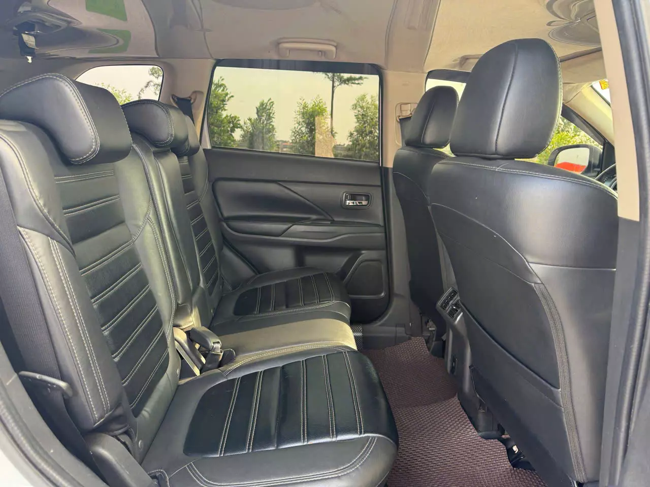 Mitsubishi Outlander 2.0 CVT – đời 2022-9