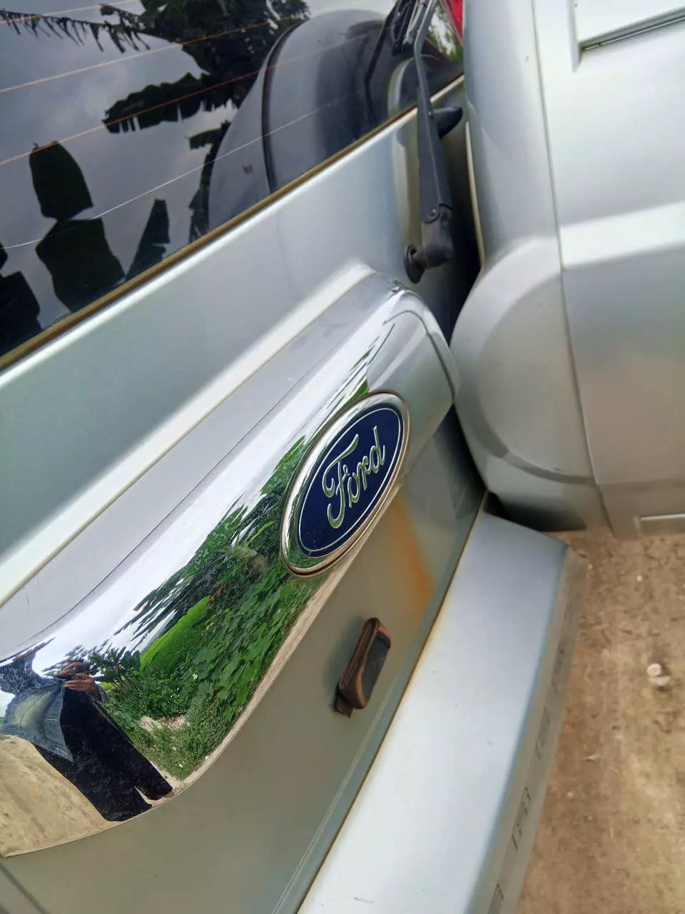 CẦN BÁN XE FOREVRET SẢN XUẤT NĂM 2012-2