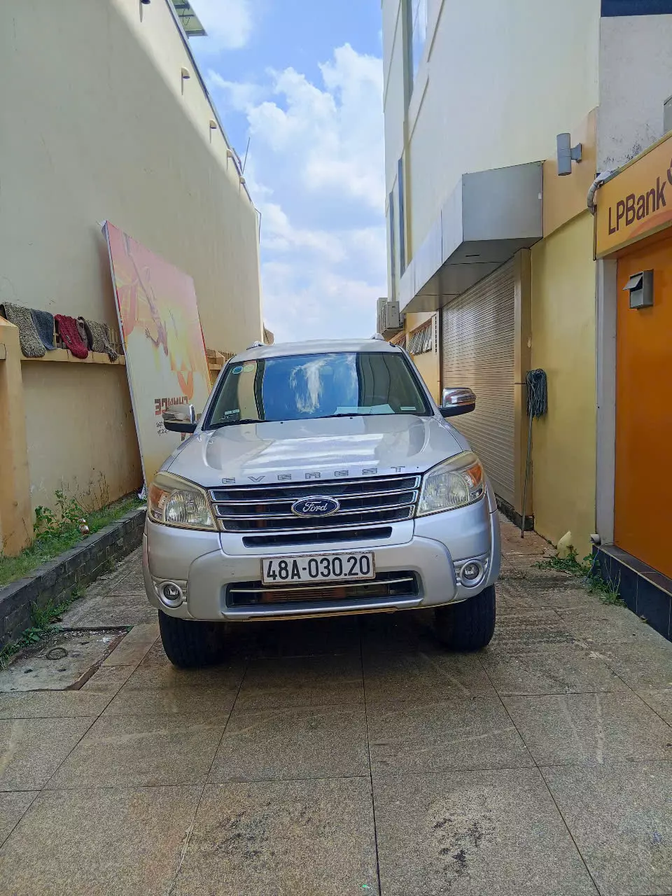 CẦN BÁN XE FOREVRET SẢN XUẤT NĂM 2012-3