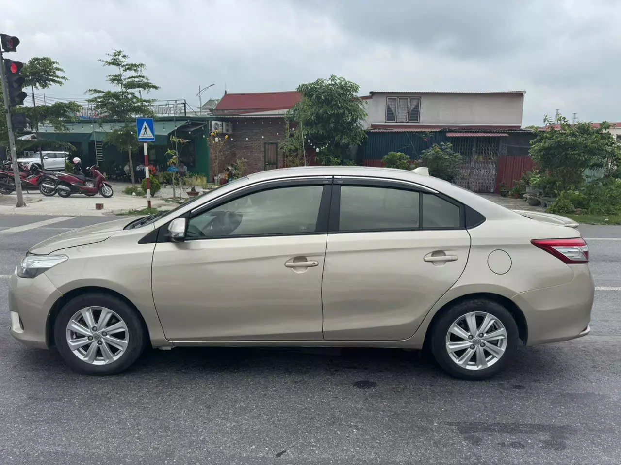 Cần bán Toyota Vios G 2015 – Số tự động – Giá 290 triệu-1